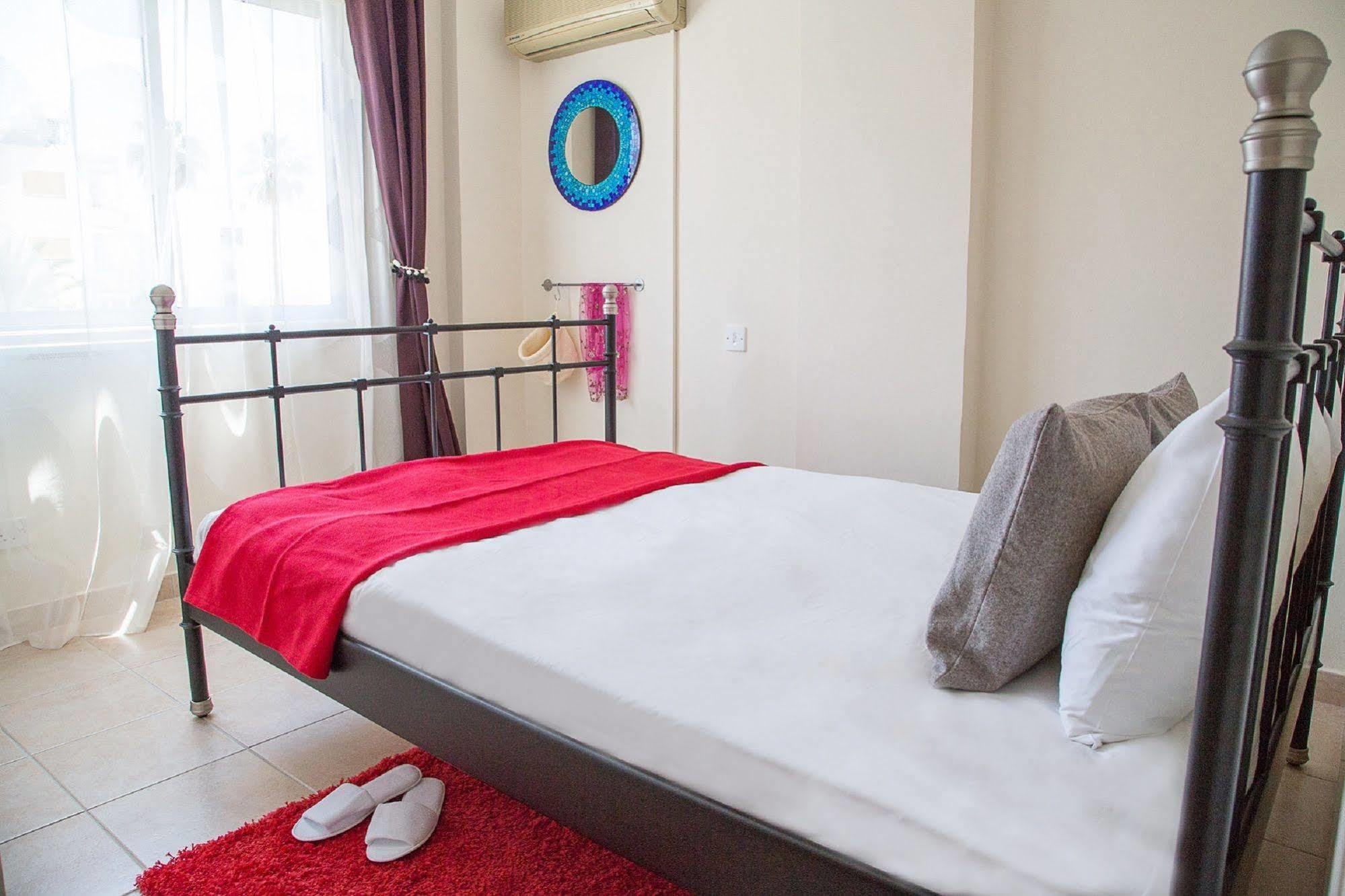 Paphos Love Nest Apartment Extérieur photo