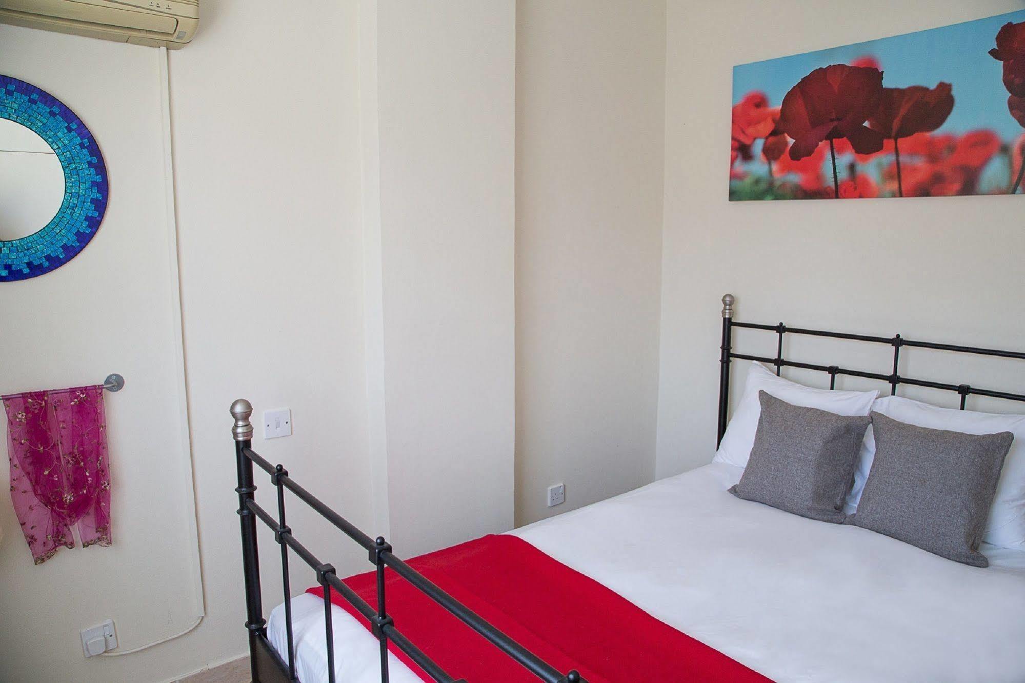 Paphos Love Nest Apartment Extérieur photo